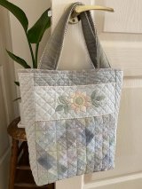 お花の縦長トートバッグ