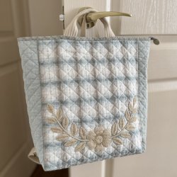 掲載作品「フラワーの手さげ付きリュック」