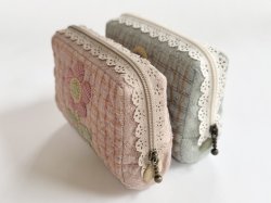 掲載作品「北欧フラワーのポーチ」